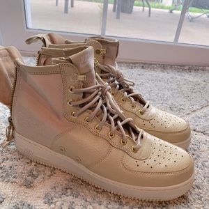 Men’s Nike SF Air Force 1 sz9.5